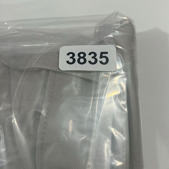 NYDJ CROP tan embellishment on back pockets - Picture 10 of 10